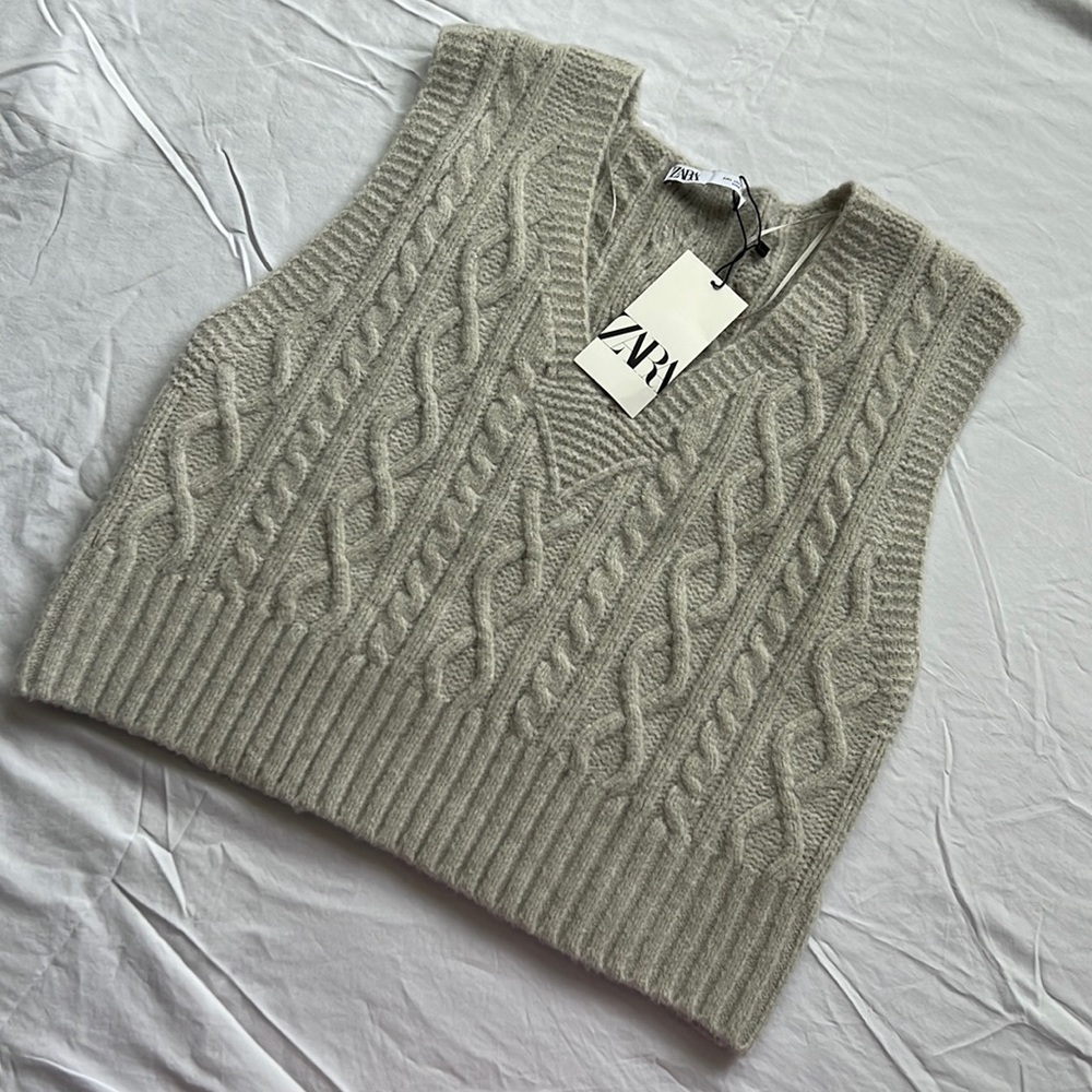 NWT Zara Sweater Vest - Picture 2 of 5